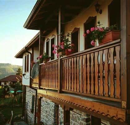 Semana Guesthouse Vrata Esterno foto